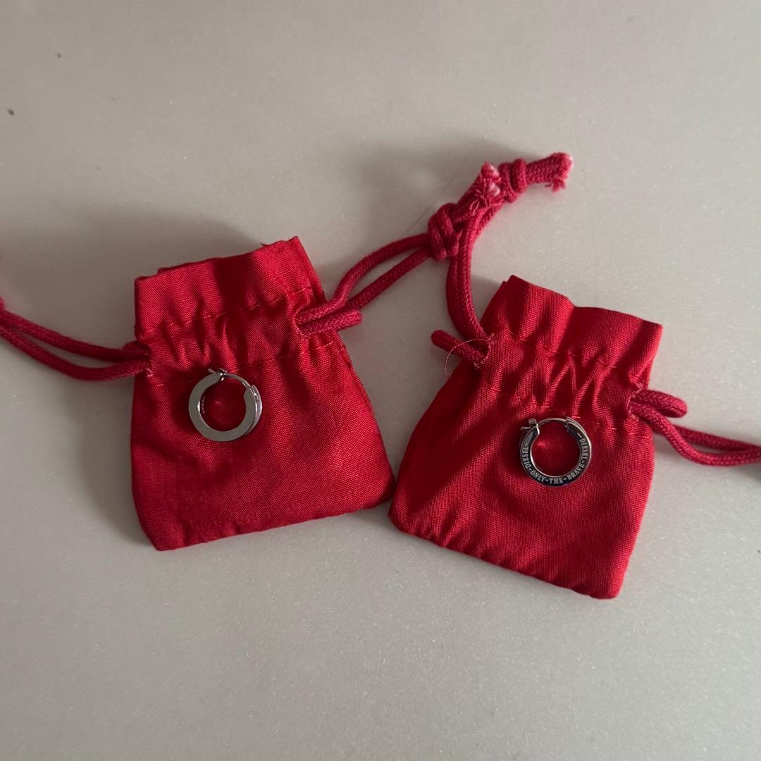 DIESEL シルバー両耳ピアス