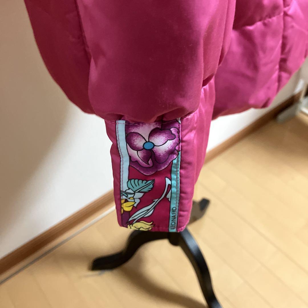 レオナールのピンク ダウンジャケット 花柄裏地