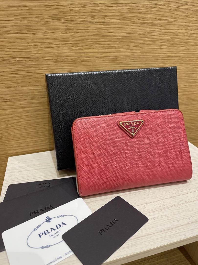 PRADA 二つ折り財布