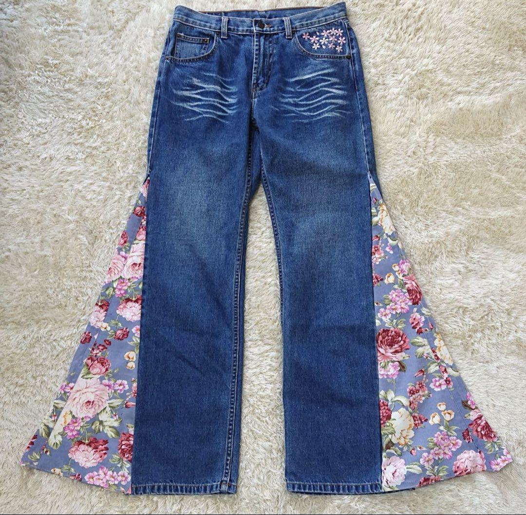 フレアデザイン デニムパンツ 花柄　リメイク　再構築