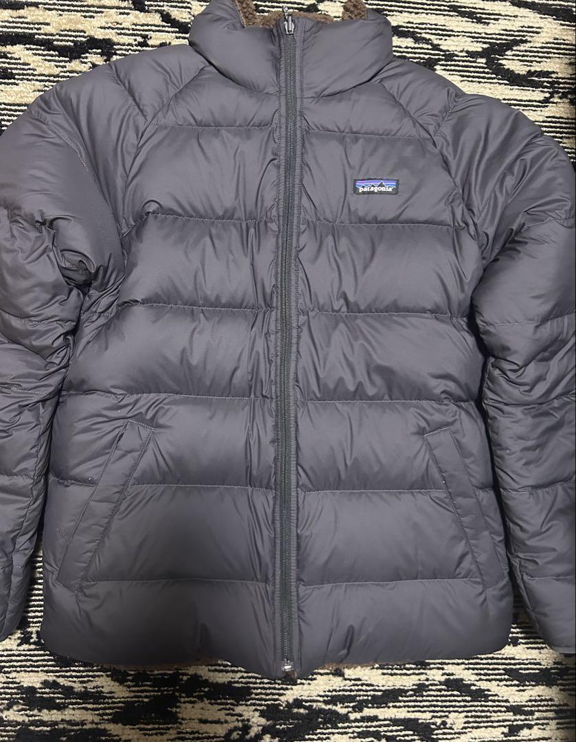 Patagonia リバーシブルサイレントダウンジャケット