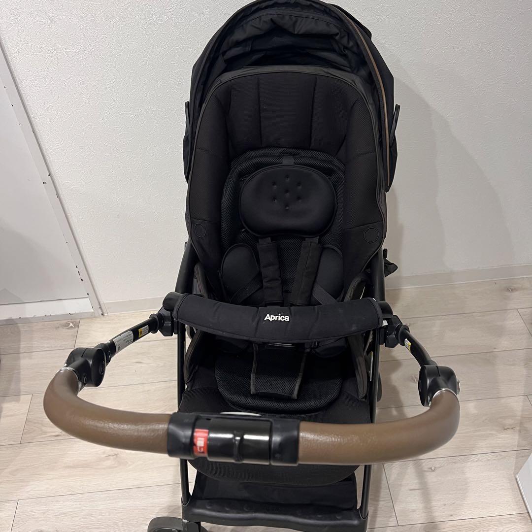 魅力的な 1200台限定モデル】Aprica ラクーナビッテクッション 黒 ブラック ベビーカー・バギー