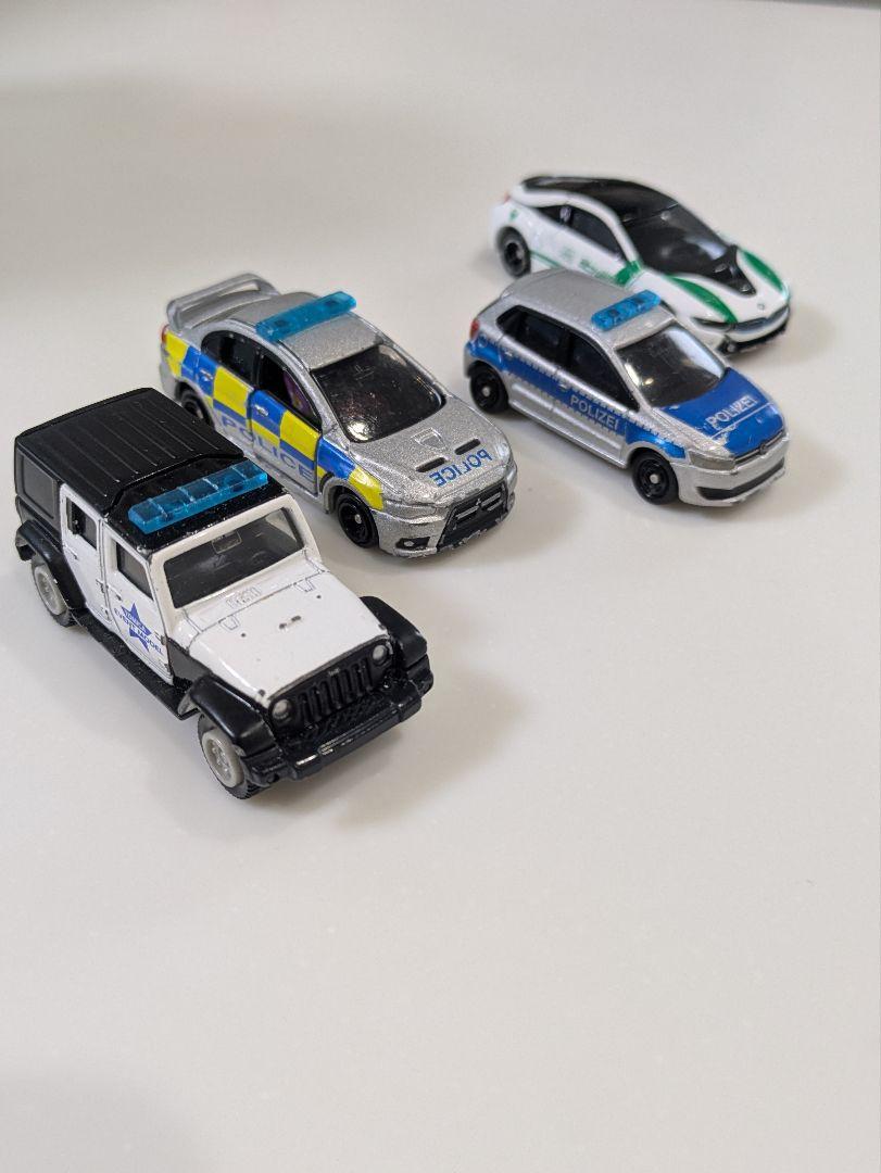 【レア】トミカ　警察パトカー　救急車両　4台セット　アピタ·ユニー限定 美品あり】トミカ 警察車両 パトカー 4台セット｜Yahoo!フリマ