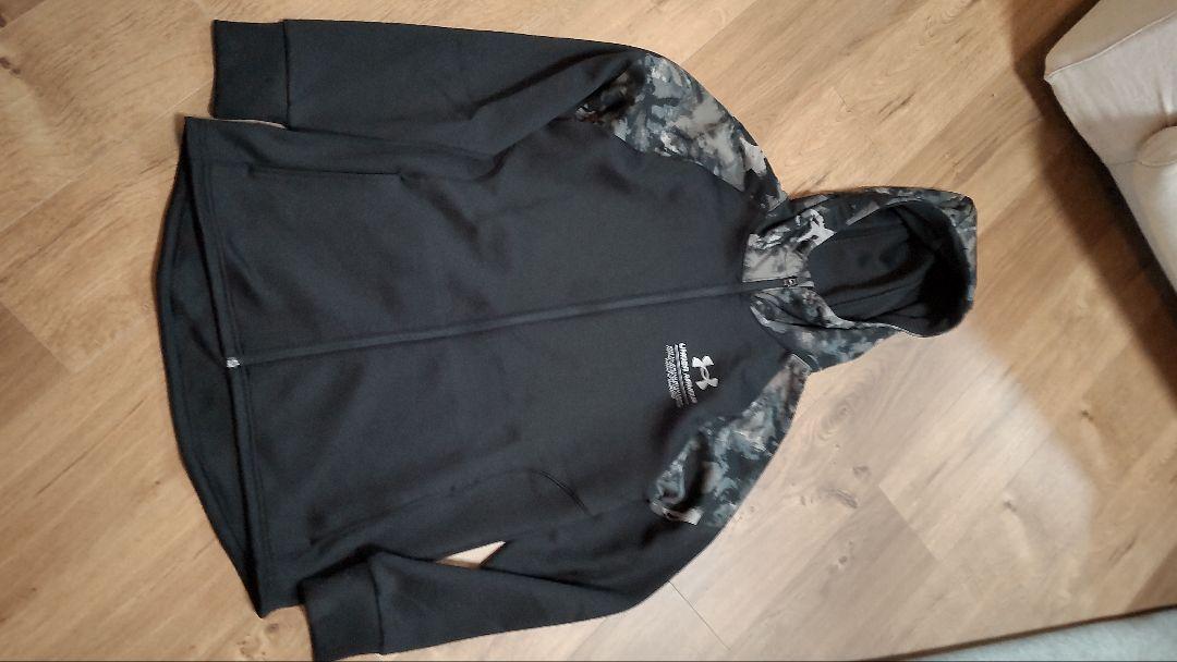 アンダーアーマー　（UNDER ARMOUR）セットアップジャージ