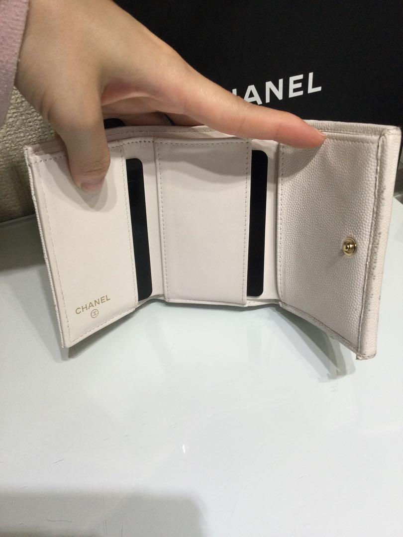CHANEL ホワイト三つ折り財布 レア商品 小物