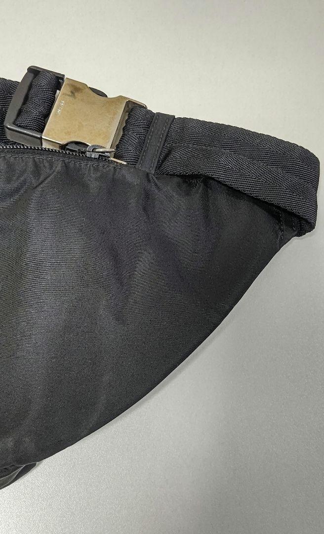 PRADA ボディバッグ ゴム紐付け根部分の不具合あり