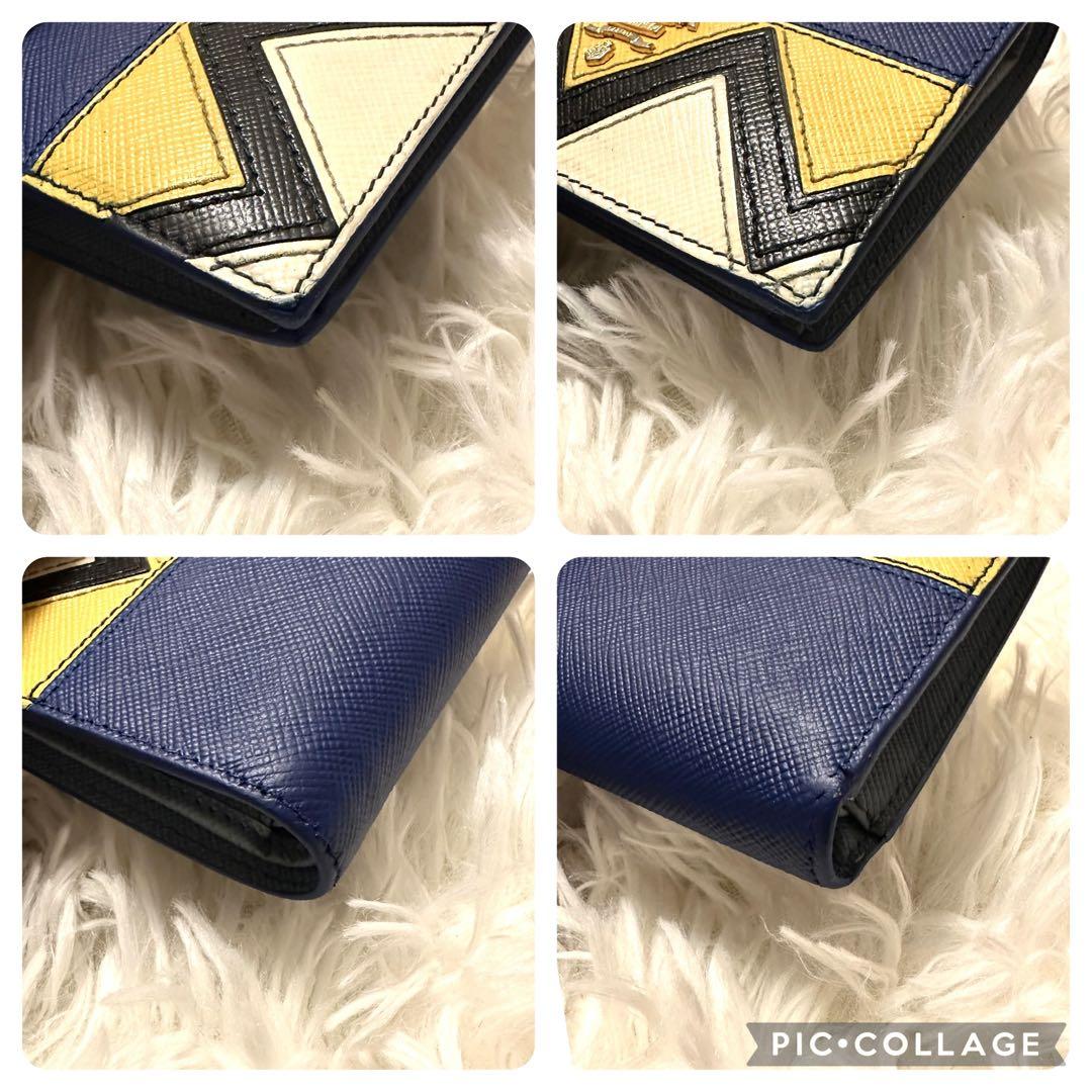 PRADA ゴールド金具