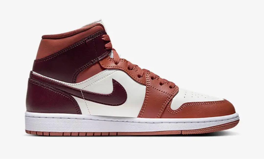 NIKE ナイキ　スニーカー　jordan1 ジョーダン　ダースティーピーチ26