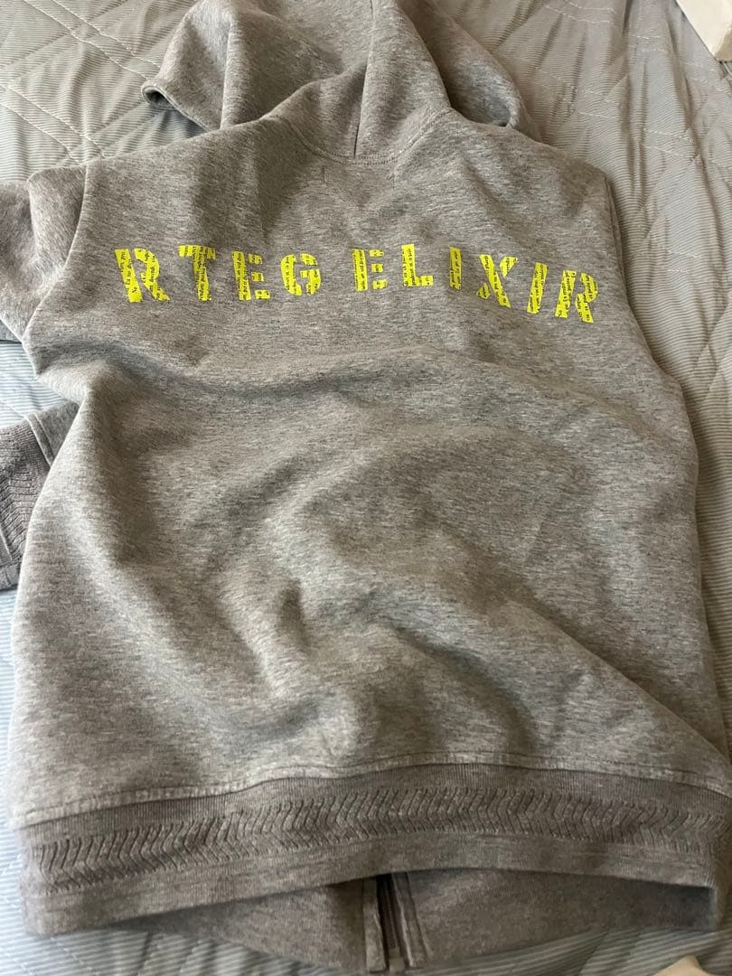 セットアップグレー パーカーとパンツセットS