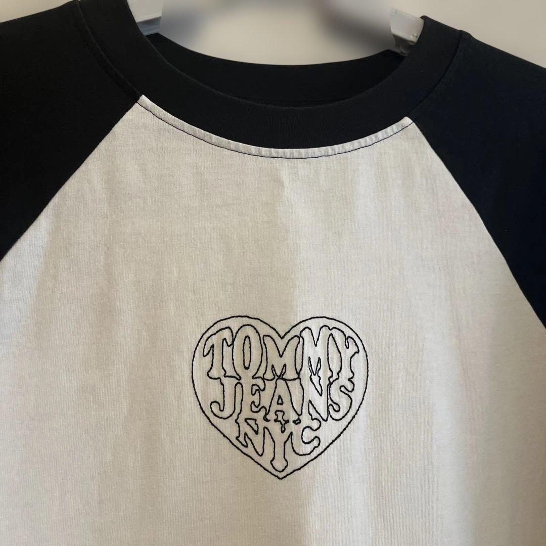 TOMMY JEANS 七分袖Tシャツ ハートロゴ