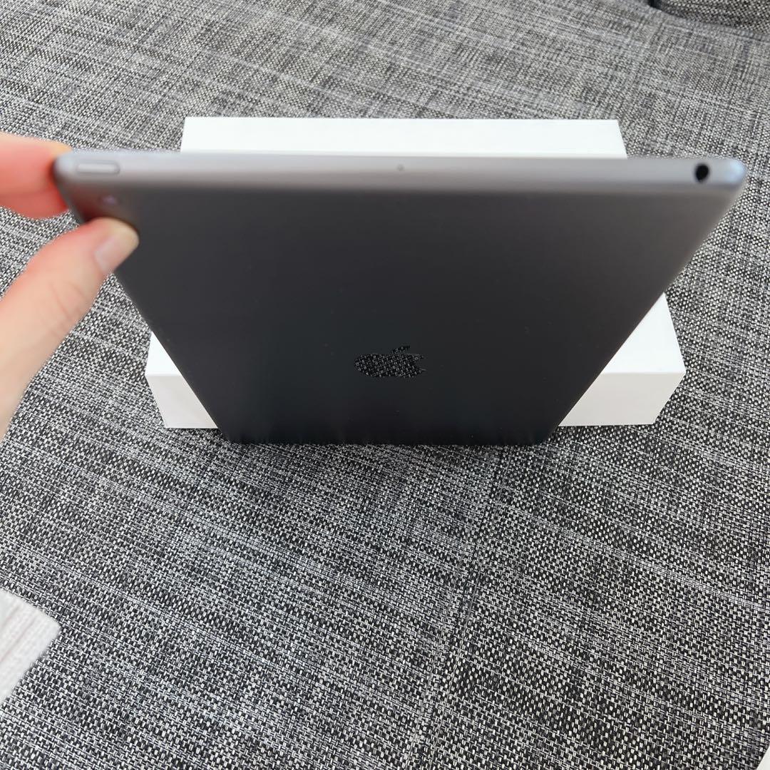 Apple iPad 第9世代 スペースグレー64GB 初期化済み
