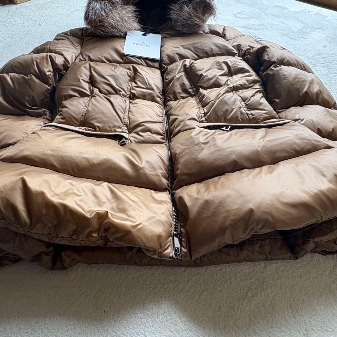 【新品未使用タグ付】MONCLER Boed ボエド 希少キャメル ダウン正規品 【新品未使用タグ付】MONCLER Boed ボエド 希少キャメル ダウン正規品
