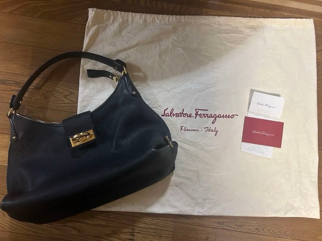 Salvatore Ferragamo 21E654 黒