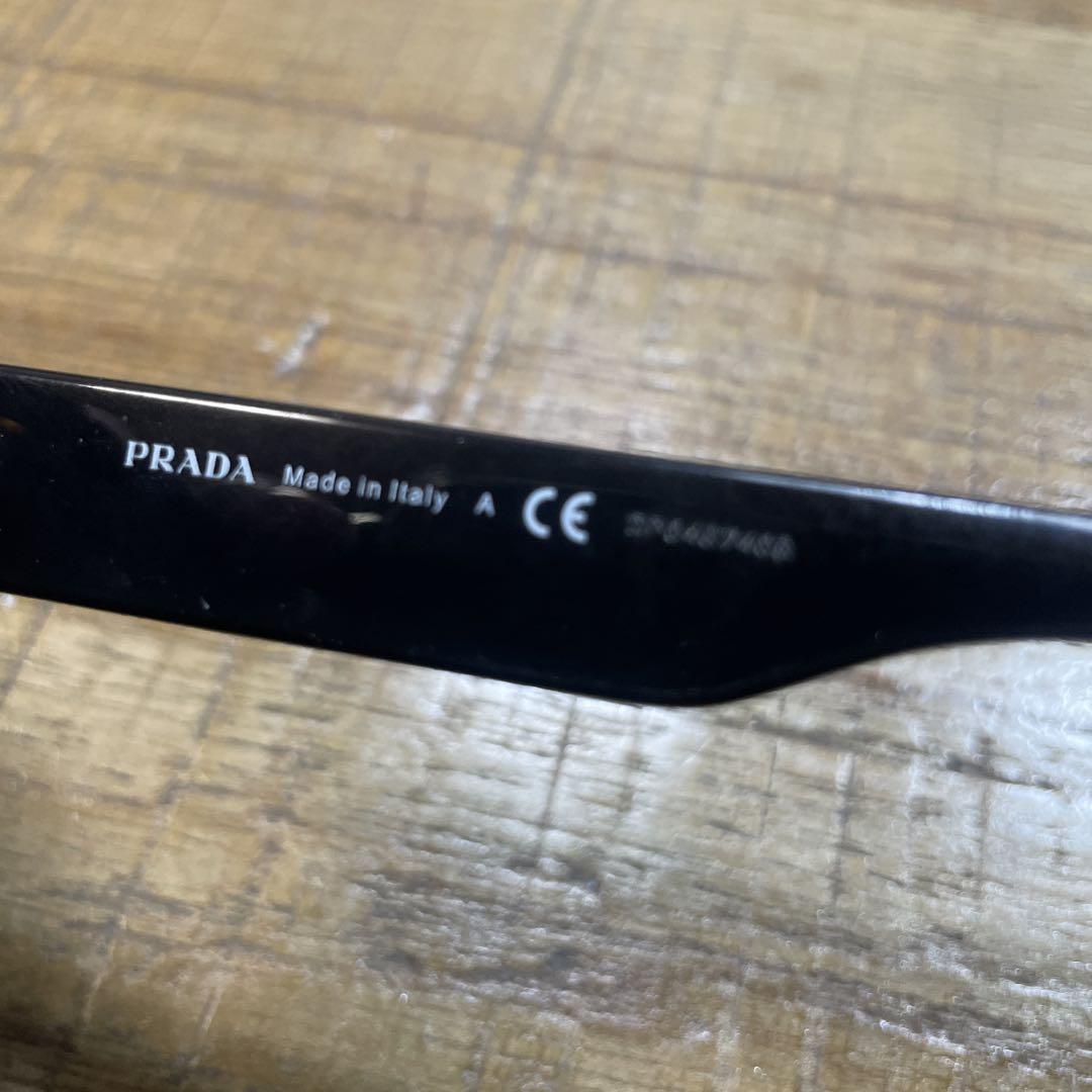 PRADA キャットアイサングラス