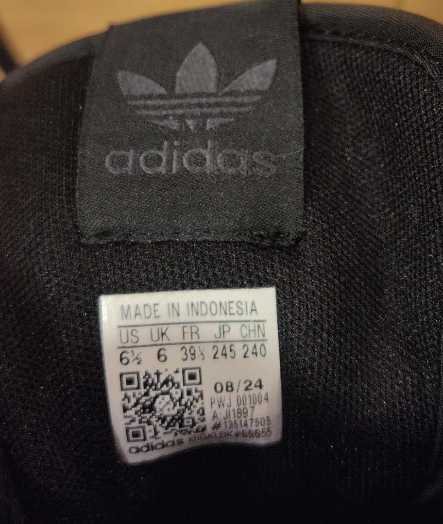adidas originals ブラックスニーカー 24.5cm