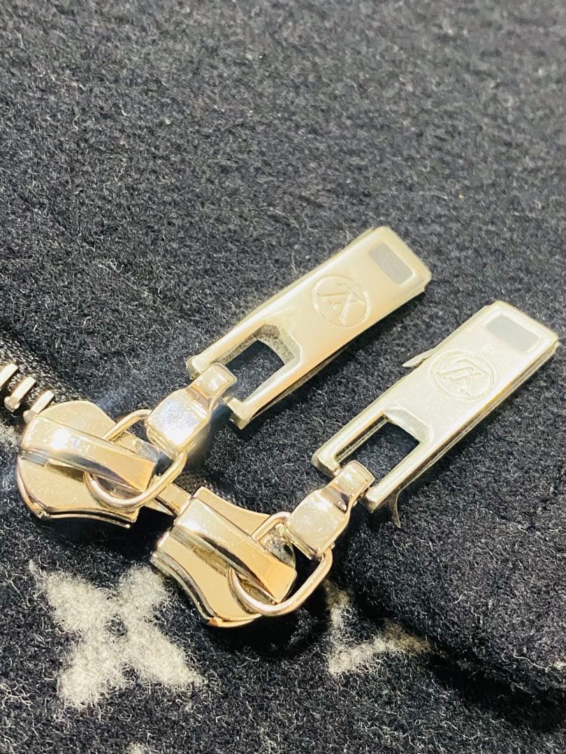 数回 ルイヴィトン ポンチョ FIC017QWE シルクウール モノグラム 数回 ルイヴィトン ポンチョ FIC017QWE シルクウール モノグラム