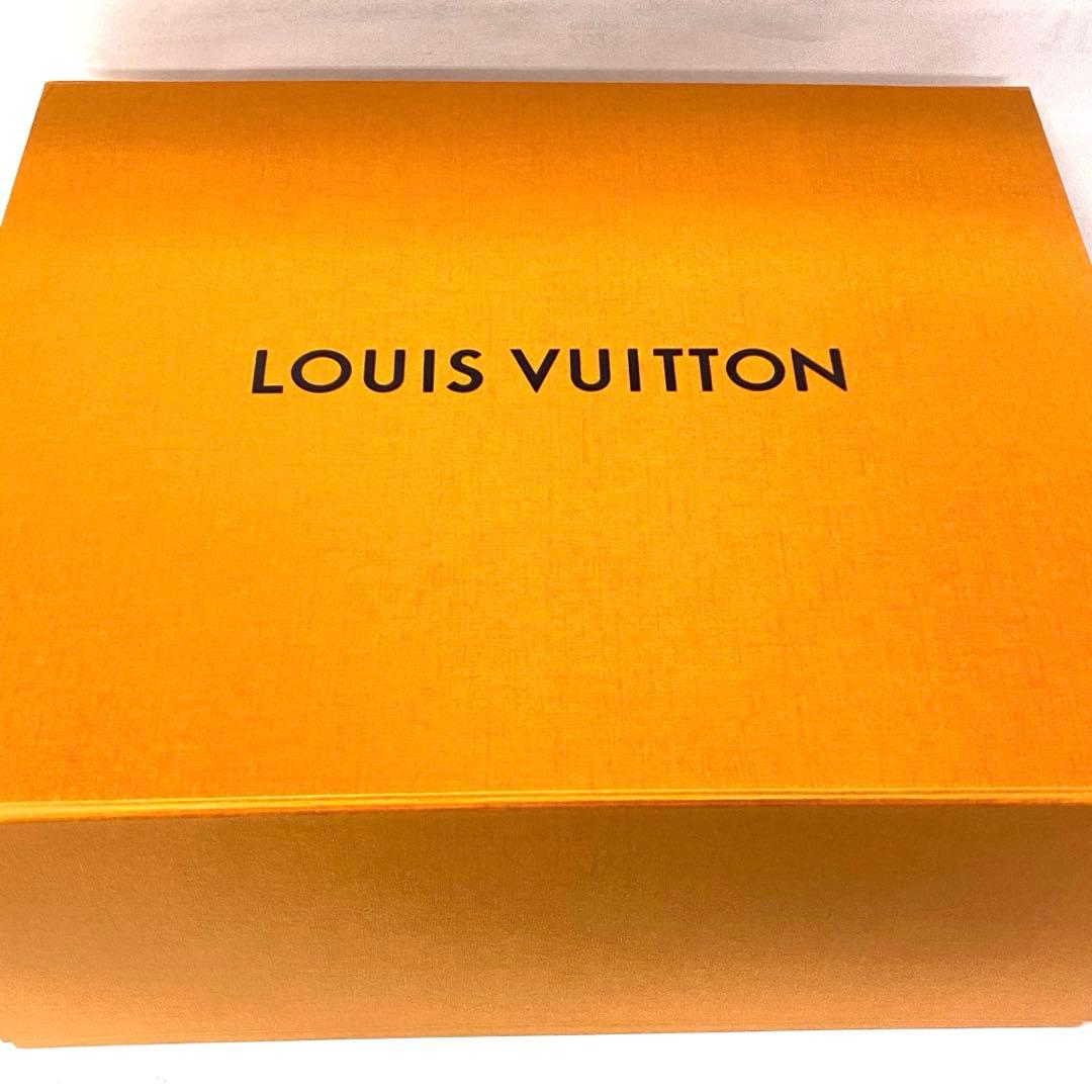 数回 ルイヴィトン ポンチョ FIC017QWE シルクウール モノグラム 数回 ルイヴィトン ポンチョ FIC017QWE シルクウール モノグラム