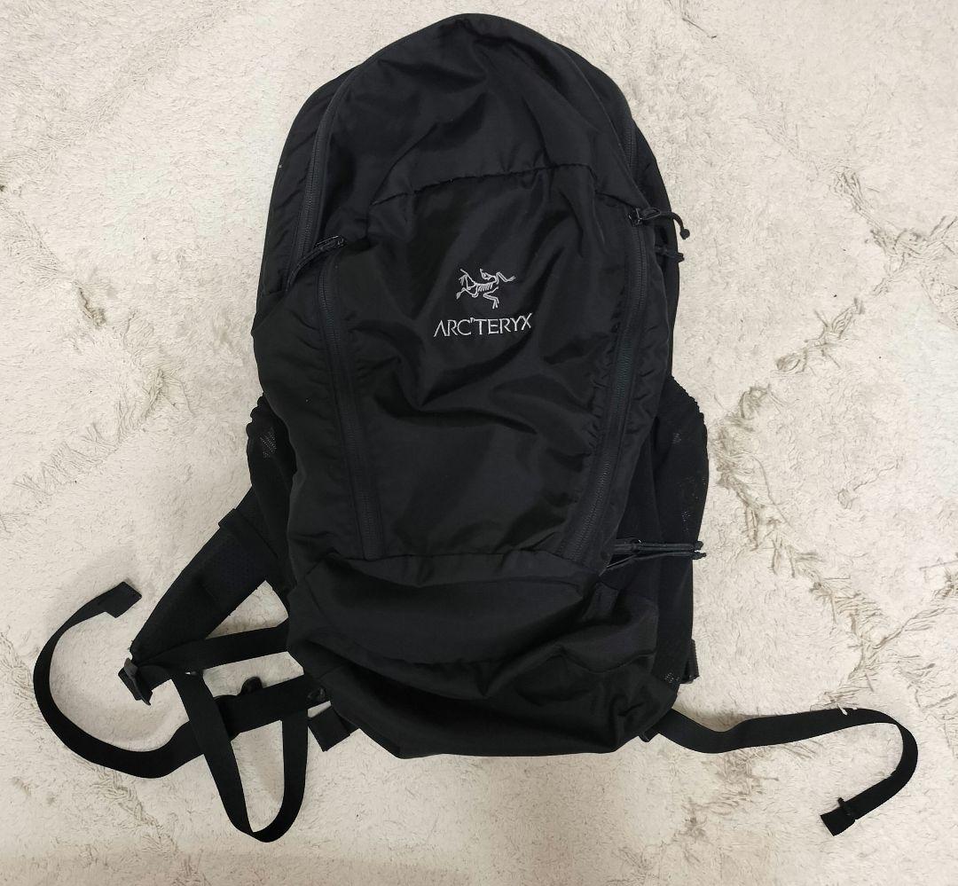ARC'TERYX ブラック バックパック ARC'TERYX ブラック バックパック - メルカリ