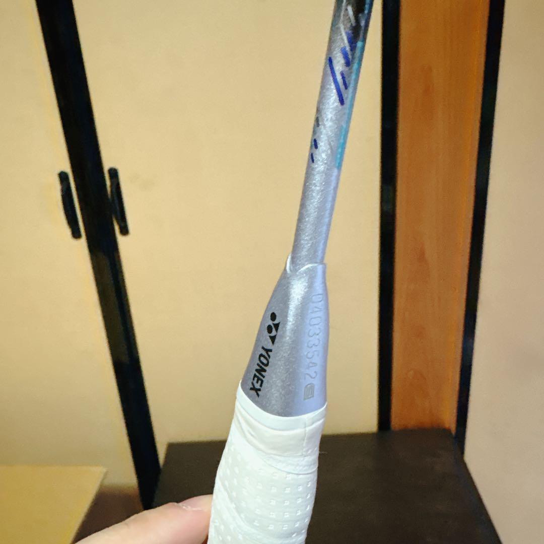 バドミントン　ラケット　ヨネックス　アストロクス 88Dプロ　4UG6 人気