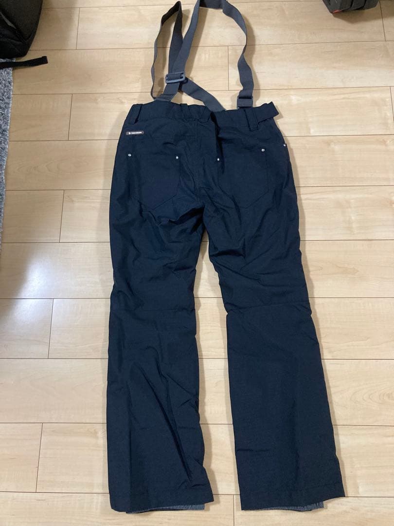 【一式】男性用スノーボードウェア(ウェア・パンツ・手袋・ゴーグル、ニット帽) 【一式】男性用スノーボードウェア(ウェア・パンツ・手袋・ゴーグル、ニット帽)