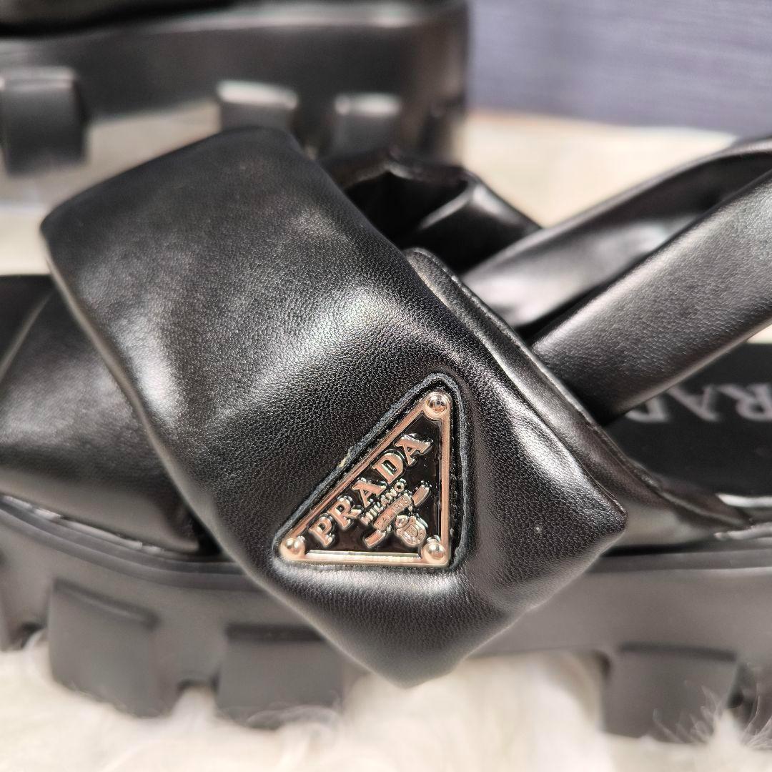 専用 新品【PRADA】モノリス ナッパレザー 24 サンダル 厚底 三角ロゴ 専用 新品【PRADA】モノリス ナッパレザー 24 サンダル 厚底