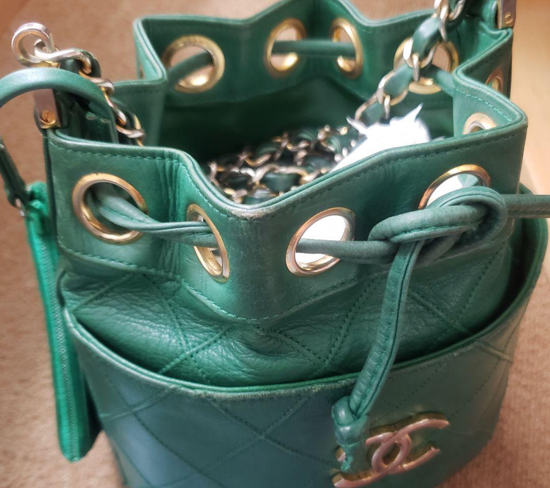 CHANEL シャネル