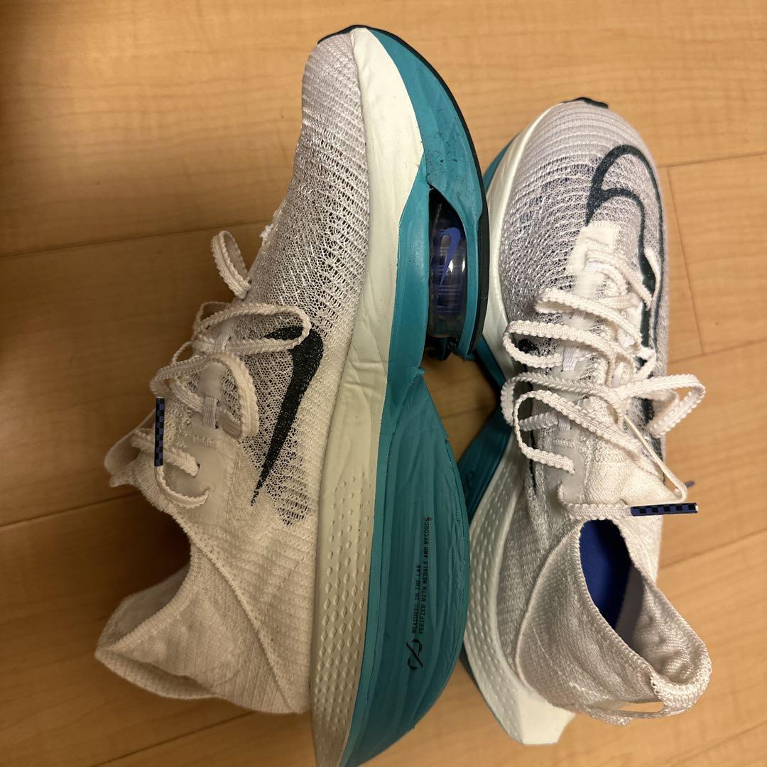 NIKEアルファーフライ2    23.5センチ