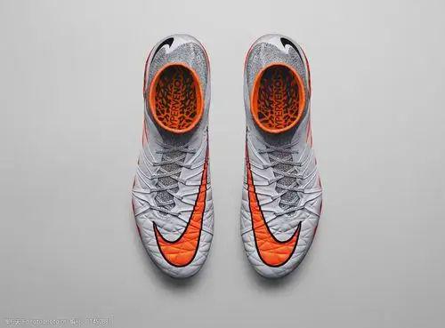 Nike サッカーシューズ ホワイト/オレンジ