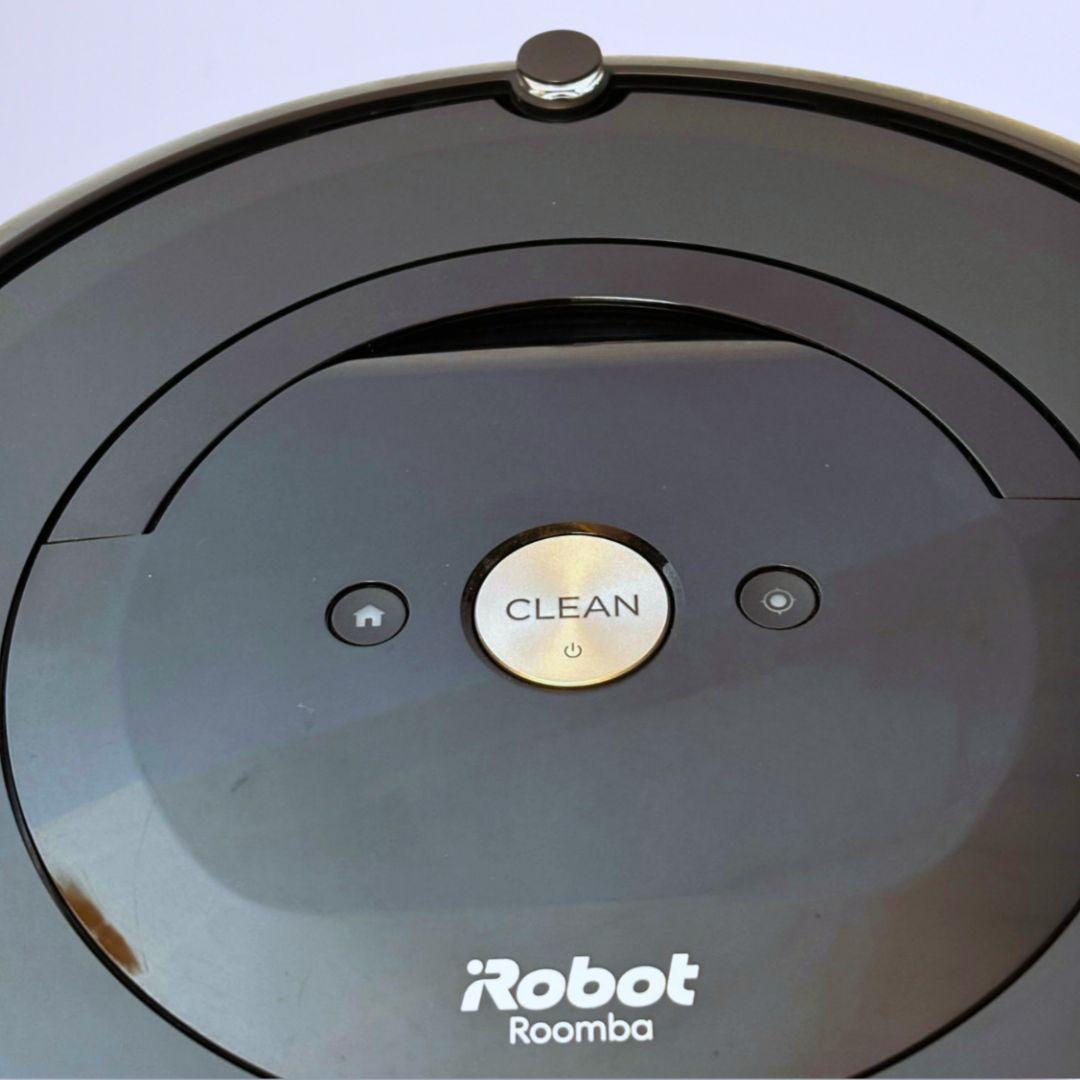 ロボット掃除機「ルンバ e5」の本体と交換用パーツセット