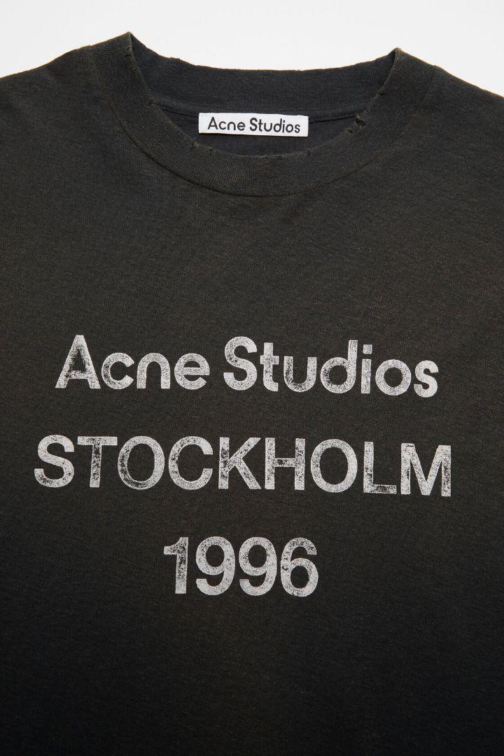acne studios　ロゴTシャツ