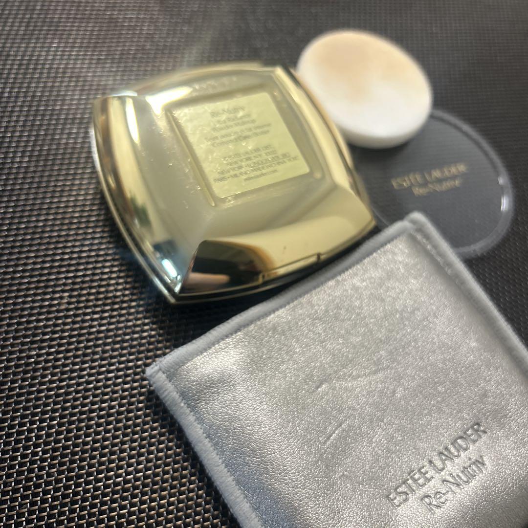 ESTEE LAUDER Re-Nutriv ラディアンスパウダーメークアップ