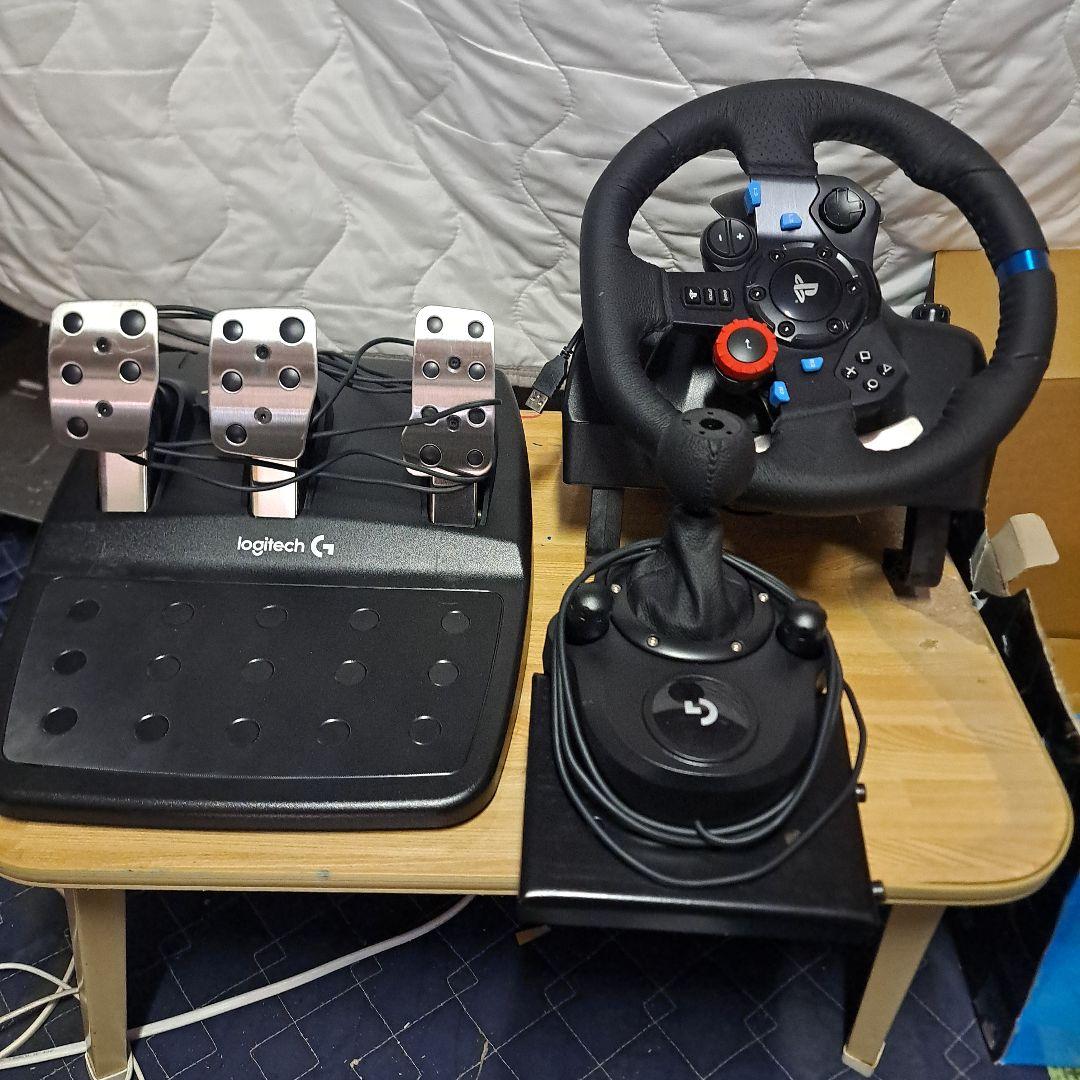 Logitech G27 レーシングホイールとペダルセット
