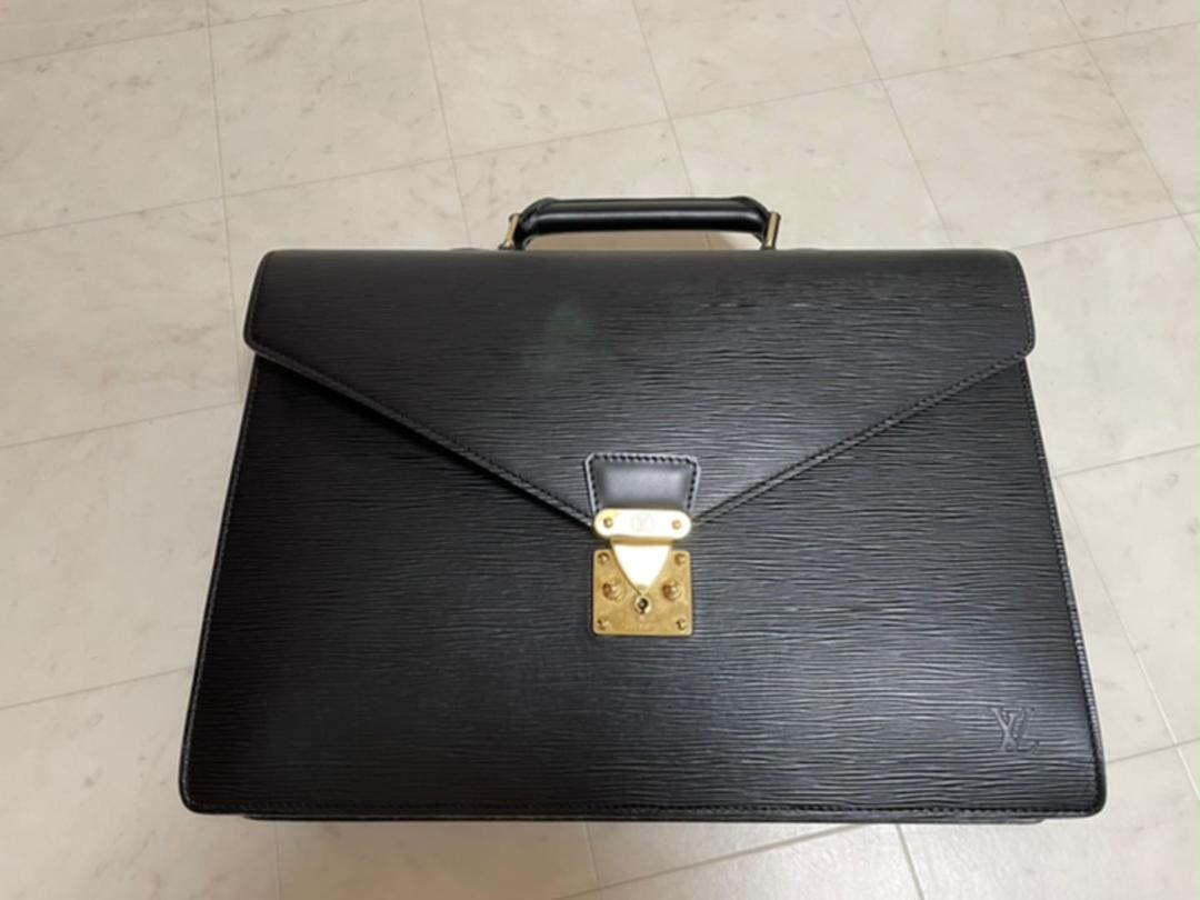 LOUIS VUITTON ビジネスバック