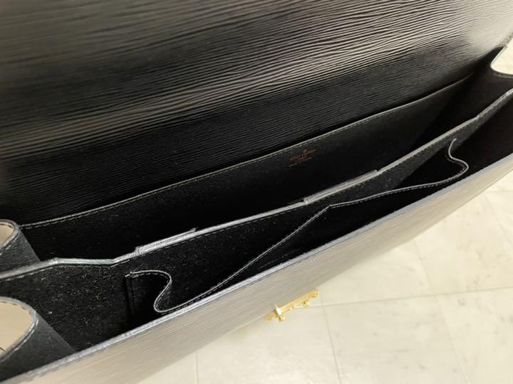 LOUIS VUITTON ビジネスバック