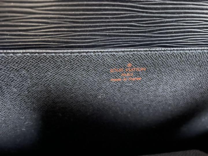 LOUIS VUITTON ビジネスバック