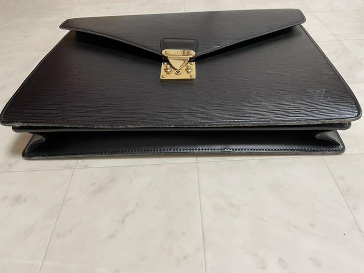 LOUIS VUITTON ビジネスバック
