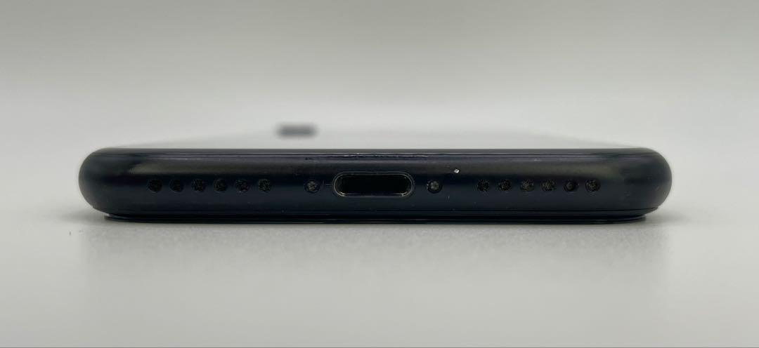 ほぼ新品‼️ iPhoneSE2 SIMフリー64GB+バッテリー新品+ガラス付