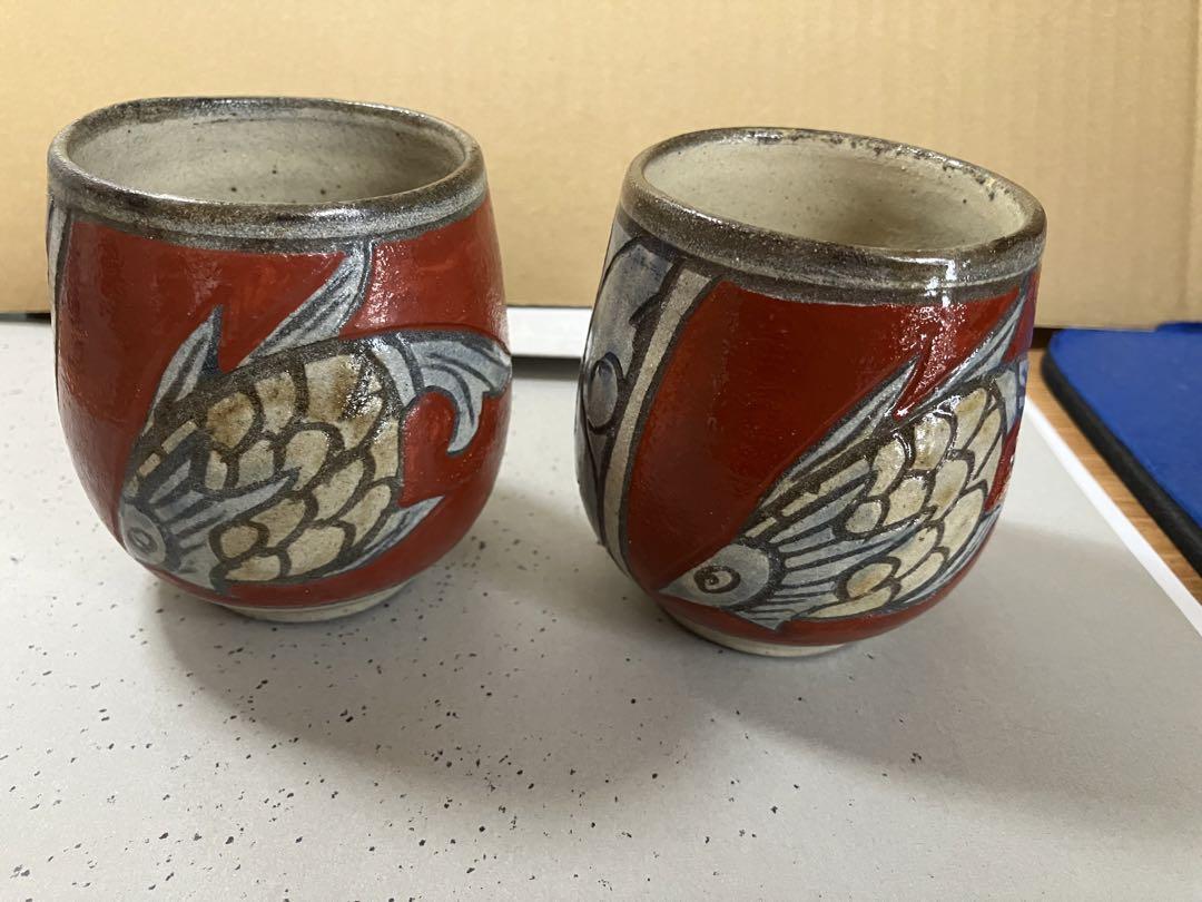 琉球沖縄壺屋焼小橋川清正作赤絵魚湯呑二客やちむんヤチムン
