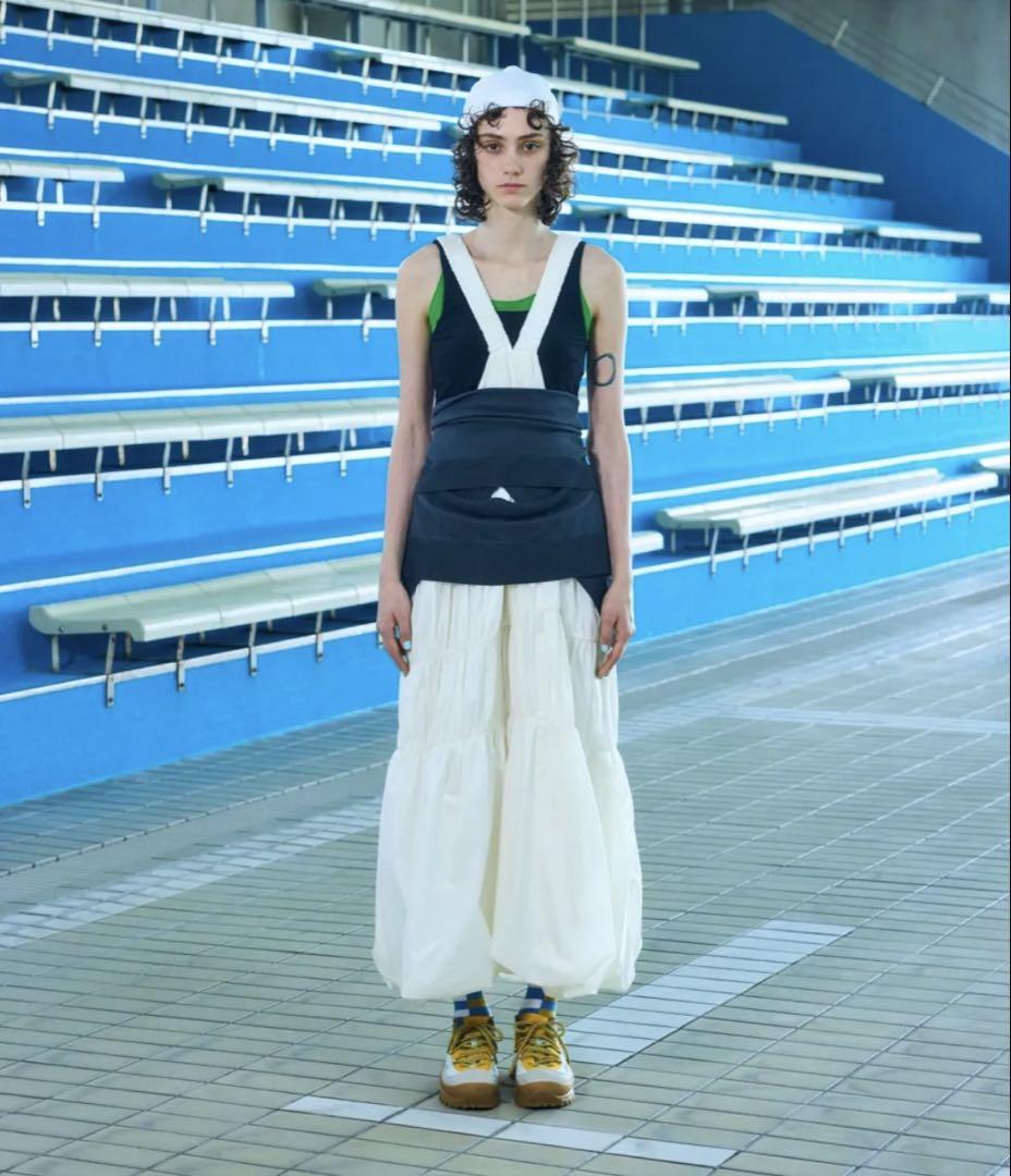 新品　ナゴンスタンス　asymmetry-volume jumper skirt