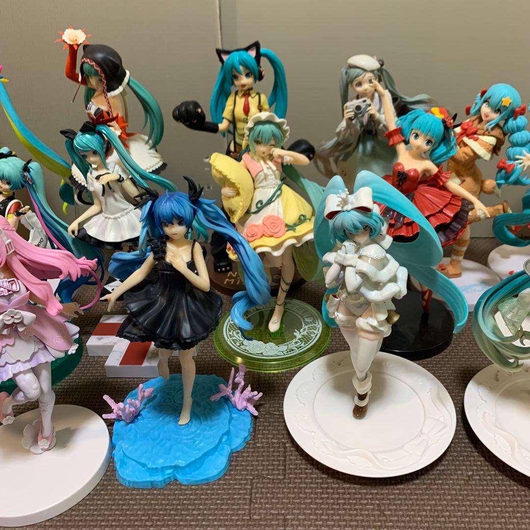 初音ミク　開封済みフィギュア17体セット　巡音ルカ　眠れる森の美女　クリスマス