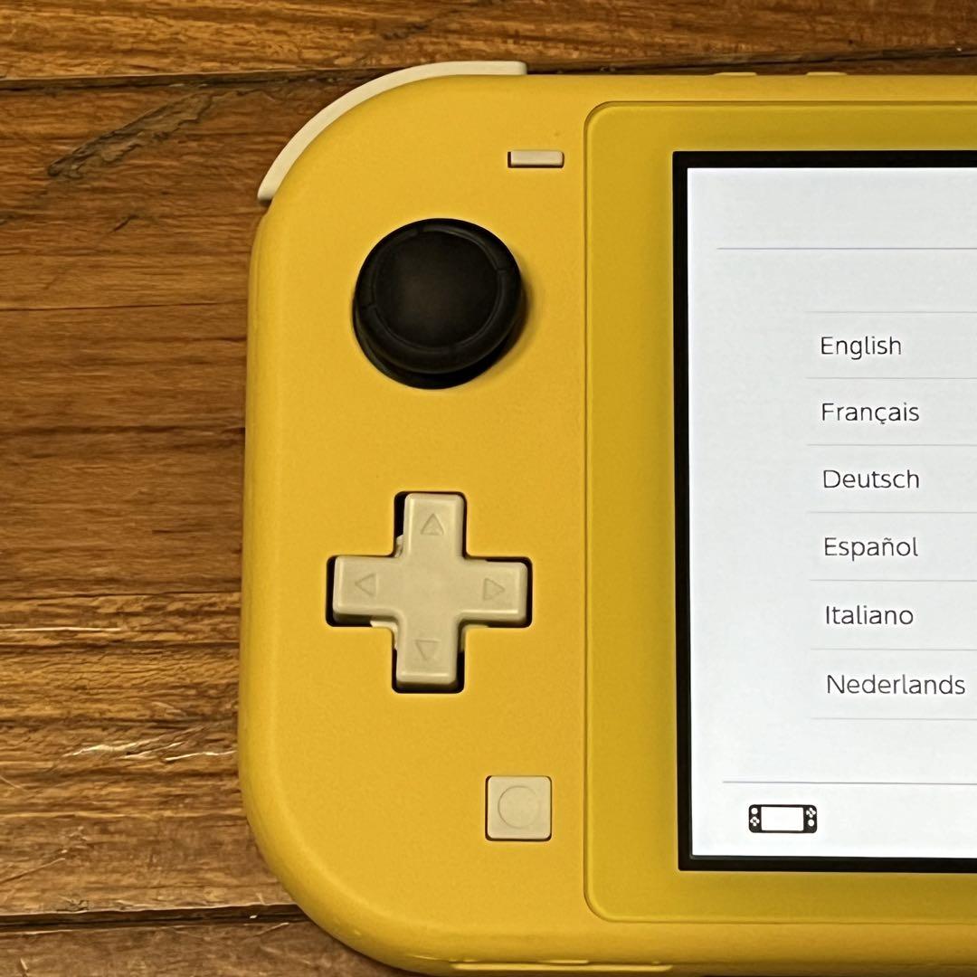 Nintendo Switch Lite イエロー 本体　箱付き Amazon.co.jp: Nintendo Switch Lite イエロー : Video Games