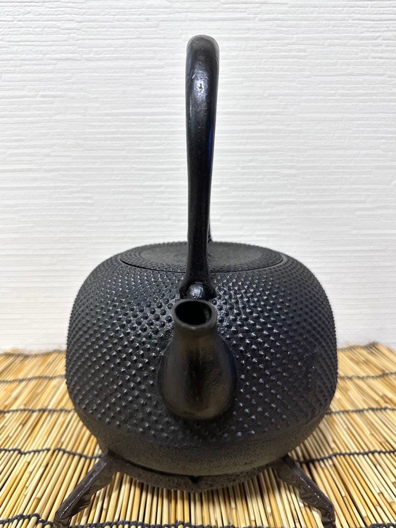 未使用品 南部成龍堂鋳造所 伝統工芸士 及川 光正(齋峰)18型 南部鉄瓶 未使用品 南部成龍堂鋳造所 伝統工芸士 及川 光正(齋峰)18型