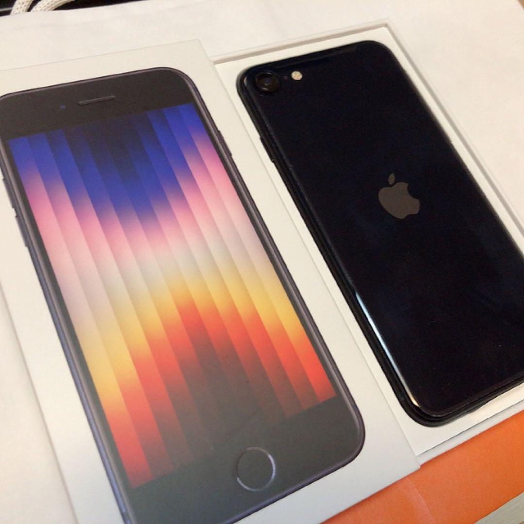 大量入荷 残債なし Apple iPhone SIMフリー SE ミッドナイト iPhone SE