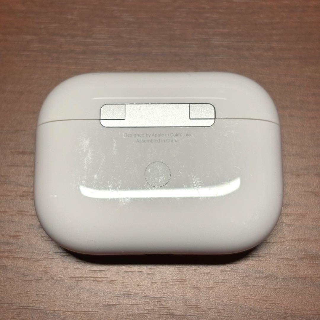Apple AirPods Pro 第1世代 美品 化粧箱・付属品完備 - メルカリ Apple AirPods Pro 第1世代 美品 化粧箱・付属品完備 - メルカリ