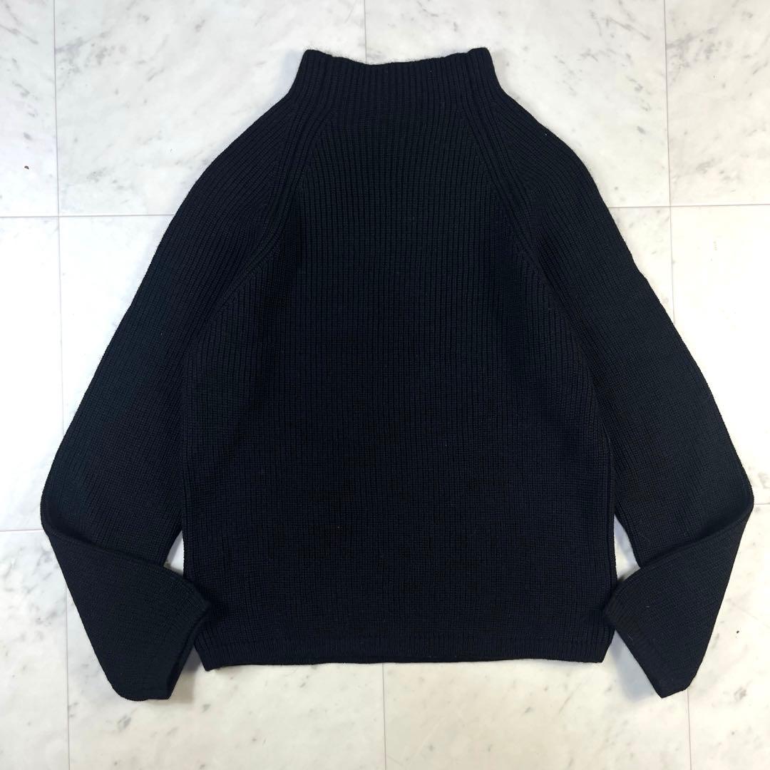 黒M・MARGARET HOWELL