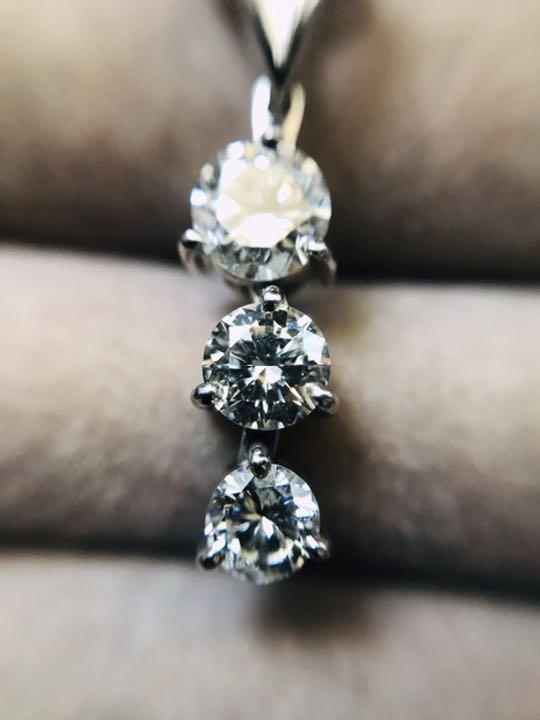 ブラウン系激安本物☆未使用 PTダイヤ3連necklace☆ ネックレス