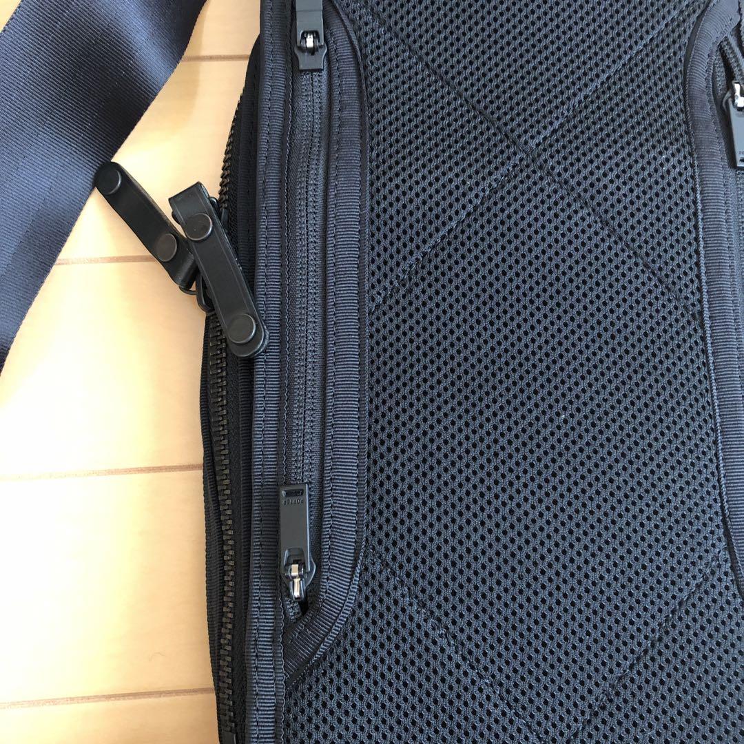 吉田かばん　斜め掛けバック
