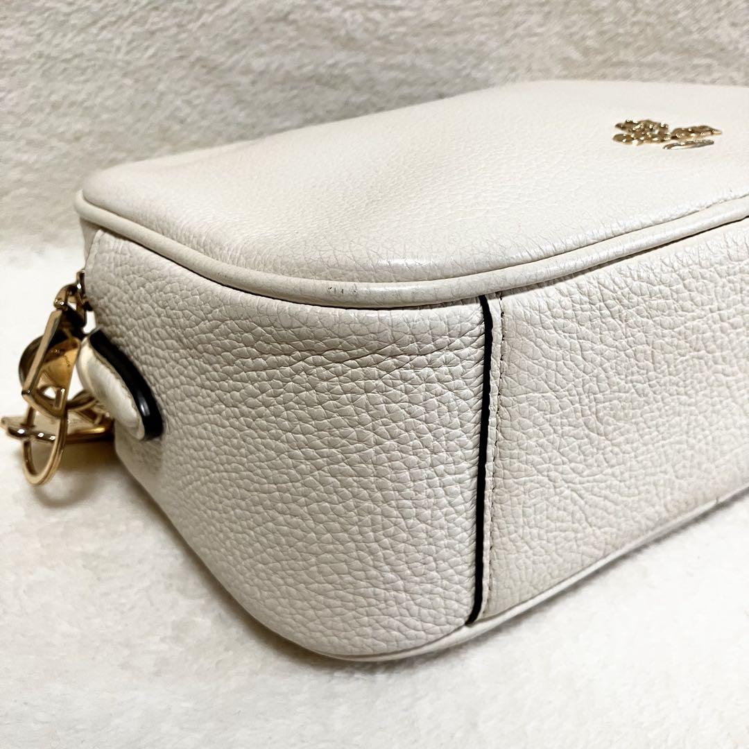 COACH ホワイトしぼ革レザー カメラバッグ 二層式 F39856 COACH ホワイトしぼ革レザー カメラバッグ 二層式 F39856 バッグ