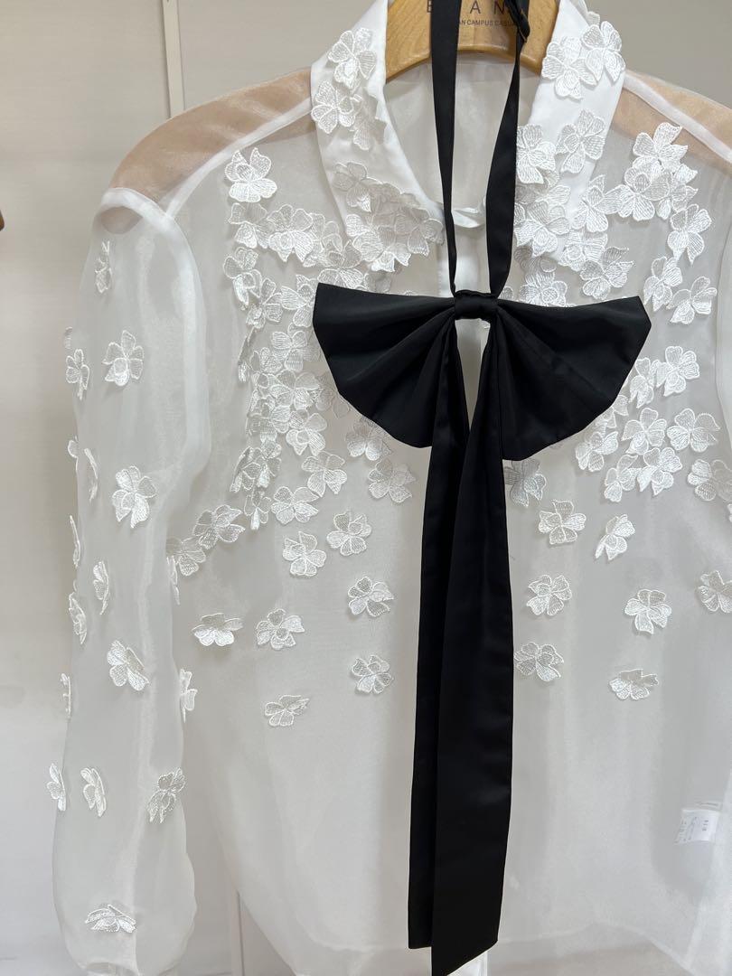RE.MUSE 3D FLOWER ORGANDY BLOUSE