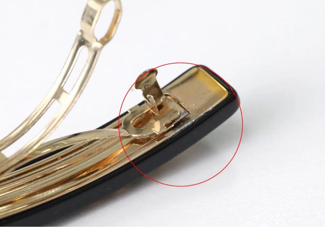 MIU MIU ロゴ ヘアピン ブラック MIU MIU ロゴ ヘアピン ブラック